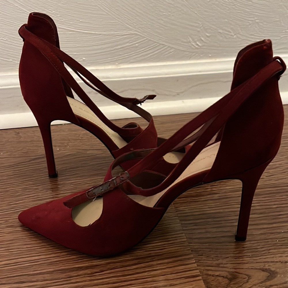 BCBG CRANBERRY suede-like heels
